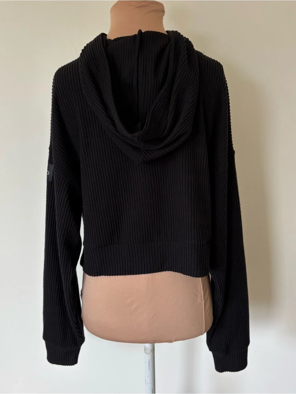 Alo Yoga Muse Hoodie Black Plush Ribbed Athleisure Lounge Cropped Sweatshirt S